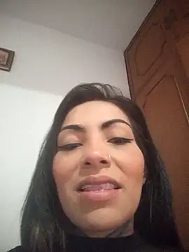 Snapshot of leidhy chatting on November 27, 8:44 pm leidhy online show from November 27, 8:44 pm