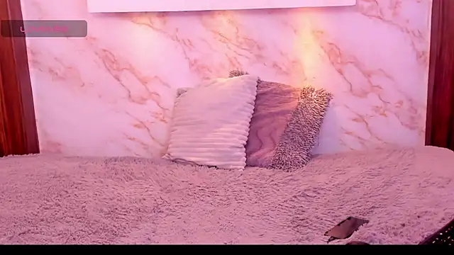 Dakota ferreti  online show from March 26, 1:01 am