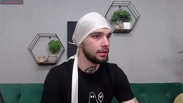 KaneHunter online show from April 15, 5:42 pm