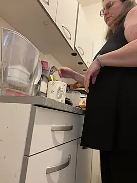 bea french curvy online show from January 16, 7:34 am