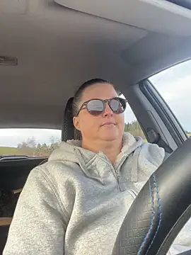 bea french curvy online show from February 6, 9:23 am