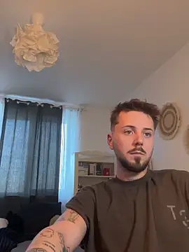 Snapshot of alexander_your_king chatting on November 26, 1:34 pm alexander your king online show from November 26, 1:34 pm