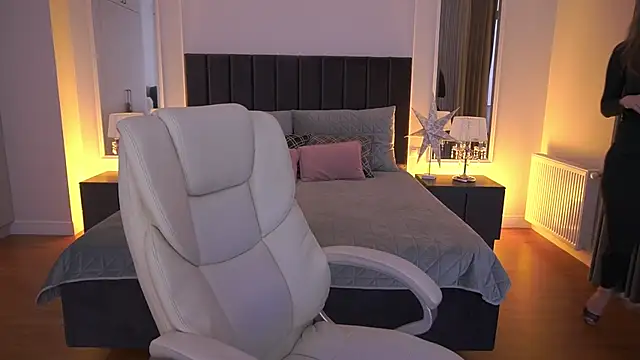 KissableKira online show from February 13, 2:46 pm