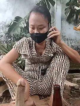 Snapshot of LoveDirty3x chatting on November 29, 12:24 am LoveDirty3x online show from November 29, 12:24 am