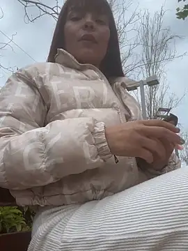Zoe mayers online show from May 3, 8:42 am