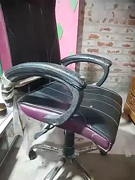 Snapshot of livaroy chatting on November 28, 11:40 pm livaroy online show from November 28, 11:40 pm