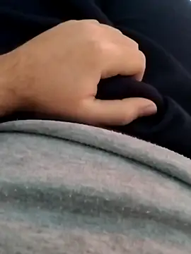 erdestruttor18 online show from November 29, 8:28 am