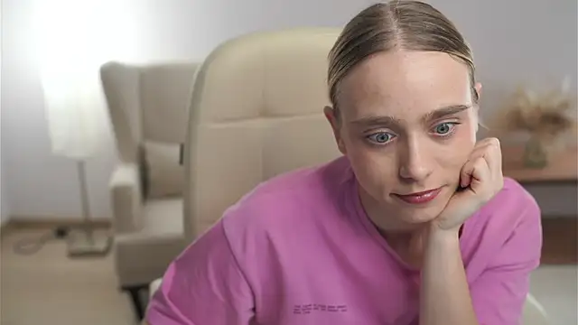 Snapshot of SharleneTaymon chatting on December 1, 10:42 am SharleneTaymon online show from December 1, 10:42 am