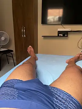 Reenanx online show from December 1, 8:25 pm