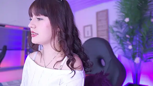 Snapshot of dakotaa_01 chatting on December 1, 3:06 pm dakotaa 01 online show from December 1, 3:06 pm