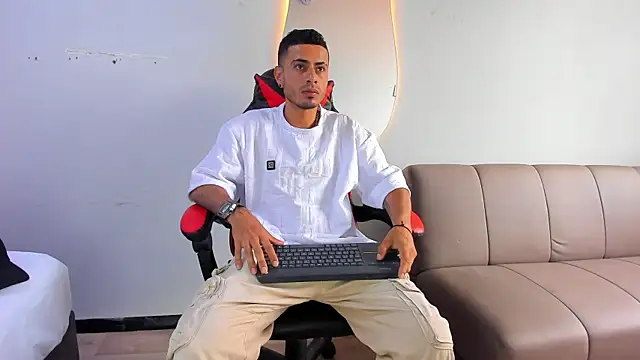 MatthewCullen online show from December 17, 6:14 pm