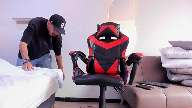 MatthewCullen online show from March 21, 8:23 pm