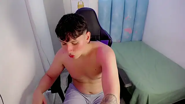 d moneyy  online show from December 5, 8:27 pm