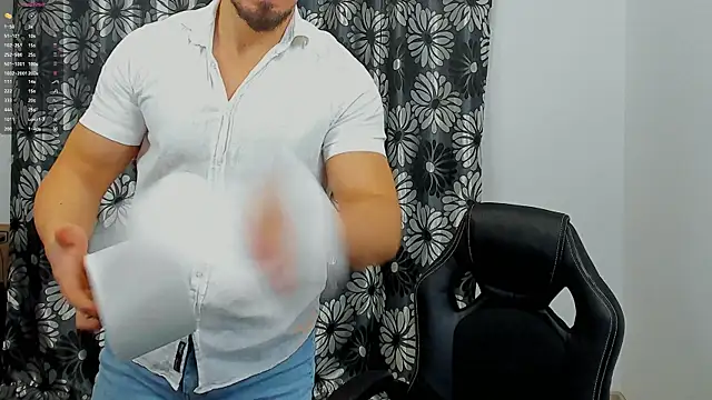 Snapshot of greekgod199 chatting on February 8, 10:07 am greekgod199 online show from February 8, 10:07 am