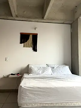 Snapshot of valenhill chatting on November 29, 2:42 pm valenhill online show from November 29, 2:42 pm