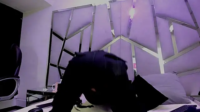 Alyssa Noah online show from April 17, 5:10 am