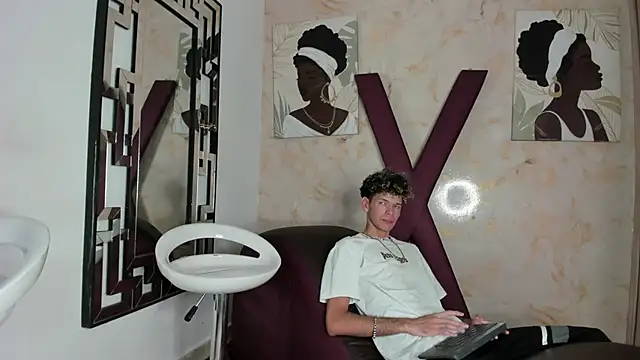 COUPLES BOYS online show from May 14, 7:31 pm