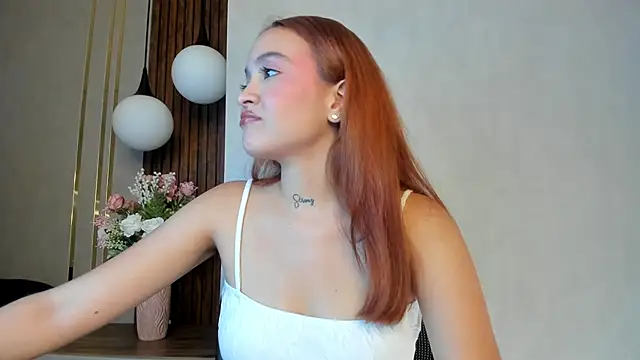 AliceHills  online show from December 5, 12:25 pm