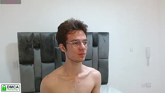 Snapshot of SaccharineSin chatting on November 29, 4:59 am SaccharineSin online show from November 29, 4:59 am