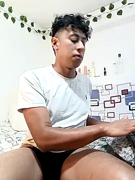 yaron-latin-bad-boy online show from November 29, 12:13 am