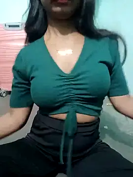 Zoyaa-Zubair online show from March 11, 6:47 pm