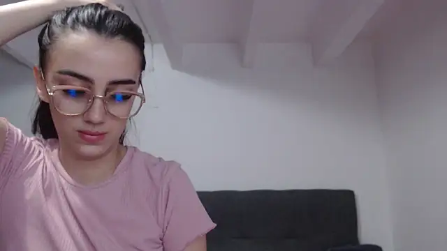 Snapshot of abigail_smith15 chatting on February 11, 3:11 am abigail smith15 online show from February 11, 3:11 am