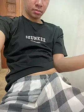 asiantwink0000 online show from January 10, 7:21 am