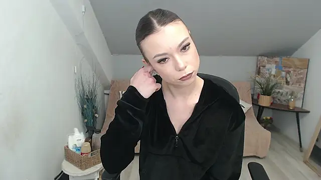 MayaWill online show from January 8, 12:40 pm