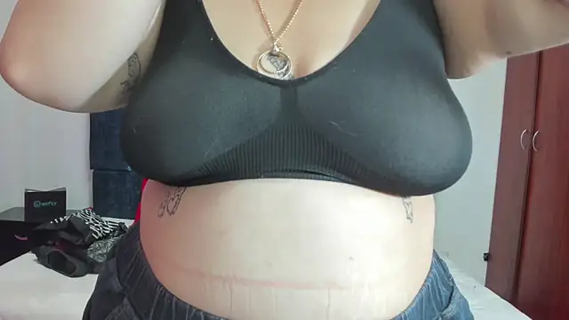 jadeeverglot online show from December 2, 3:45 am