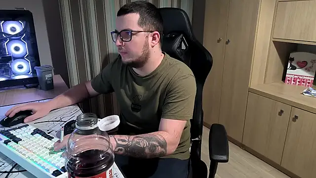 kevinnlovelly online show from January 16, 8:02 pm