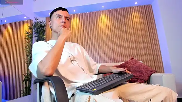 Bastthianxxx online show from December 3, 8:18 pm