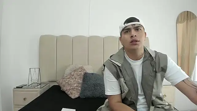 Snapshot of TomasANDalejo chatting on December 1, 12:43 pm TomasANDalejo online show from December 1, 12:43 pm