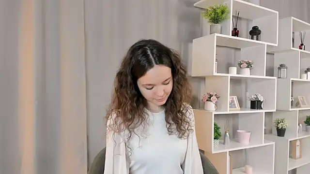 TifanyMeyerott online show from December 4, 10:24 am