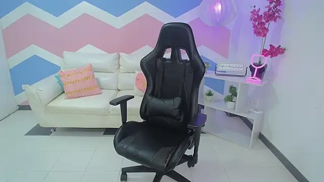 zahira1 online show from March 1, 6:32 pm