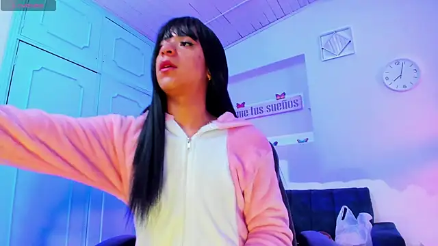 Hot Darliing online show from January 13, 1:05 pm