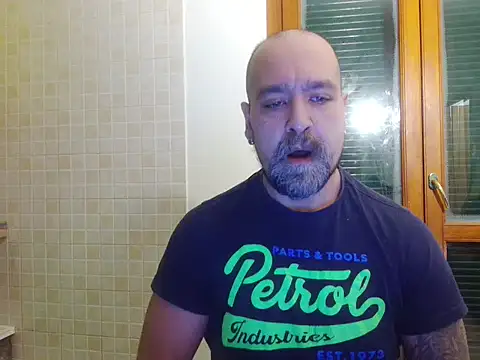 Snapshot of AMIRDIB2025 chatting on March 25, 9:43 pm AMIRDIB2025 online show from March 25, 9:43 pm