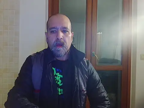 Snapshot of AMIRDIB2025 chatting on March 30, 11:06 pm AMIRDIB2025 online show from March 30, 11:06 pm