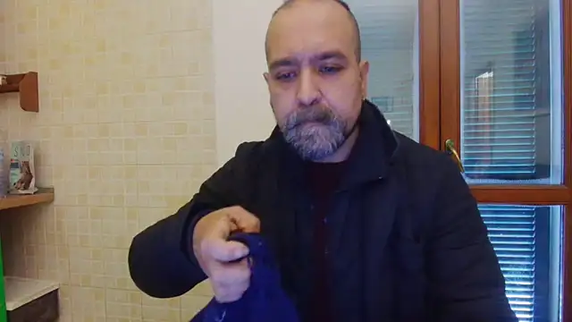 Snapshot of AMIRDIB2025 chatting on April 4, 5:10 pm AMIRDIB2025 online show from April 4, 5:10 pm