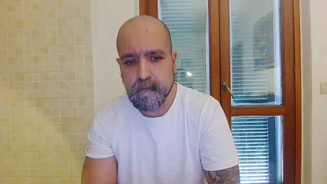 Snapshot of AMIRDIB2025 chatting on April 10, 5:06 pm AMIRDIB2025 online show from April 10, 5:06 pm