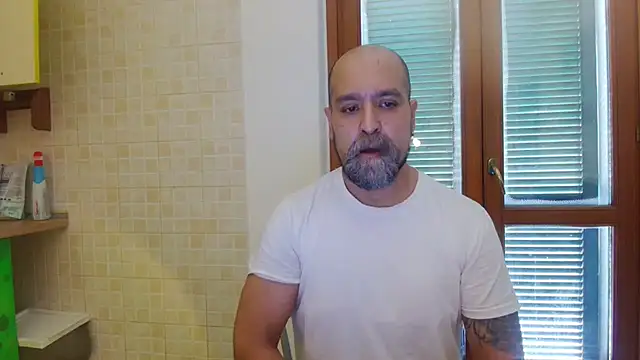 Snapshot of AMIRDIB2025 chatting on April 11, 12:42 pm AMIRDIB2025 online show from April 11, 12:42 pm