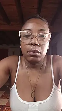 Snapshot of ChanneldelaCroix chatting on April 14, 10:10 am ChanneldelaCroix online show from April 14, 10:10 am