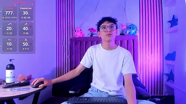 SthepanodiMonaco online show from December 4, 7:22 pm