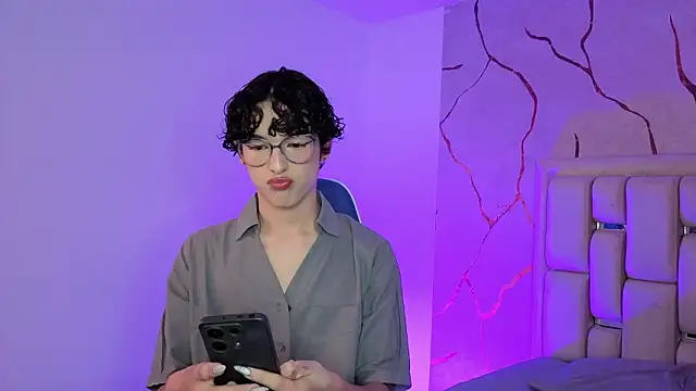 SthepanodiMonaco online show from March 10, 3:11 am