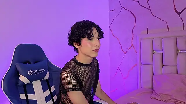 SthepanodiMonaco online show from March 20, 3:55 am