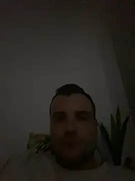 Snapshot of Davvve3 chatting on November 29, 10:24 pm Davvve3 online show from November 29, 10:24 pm