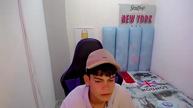 Snapshot of Lil_babyyy_ chatting on November 30, 3:21 am Lil babyyy online show from November 30, 3:21 am