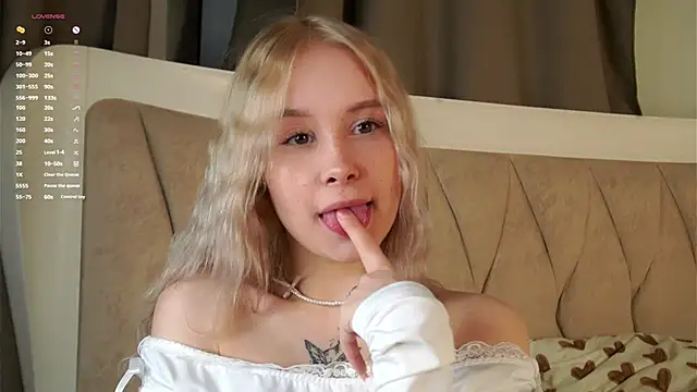 AunclreaVache online show from April 6, 12:39 pm