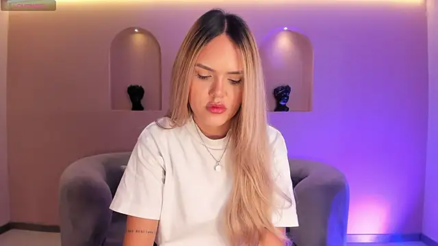 Snapshot of RossiRivers chatting on March 26, 12:11 pm RossiRivers online show from March 26, 12:11 pm