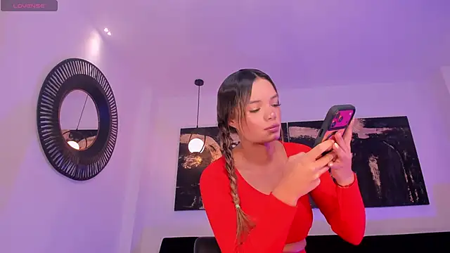 LisaFlowers  online show from April 14, 11:27 am