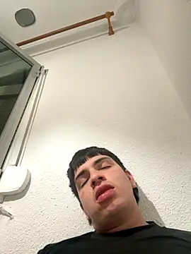 Snapshot of Astras_vox chatting on November 28, 12:46 am Astras vox online show from November 28, 12:46 am